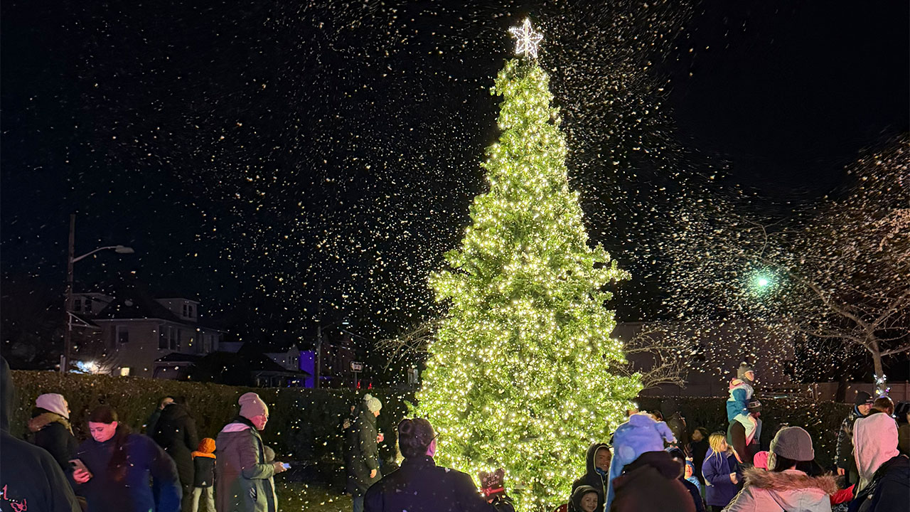 Manville Debuts New Town Tree at Annual Lighting Celebration